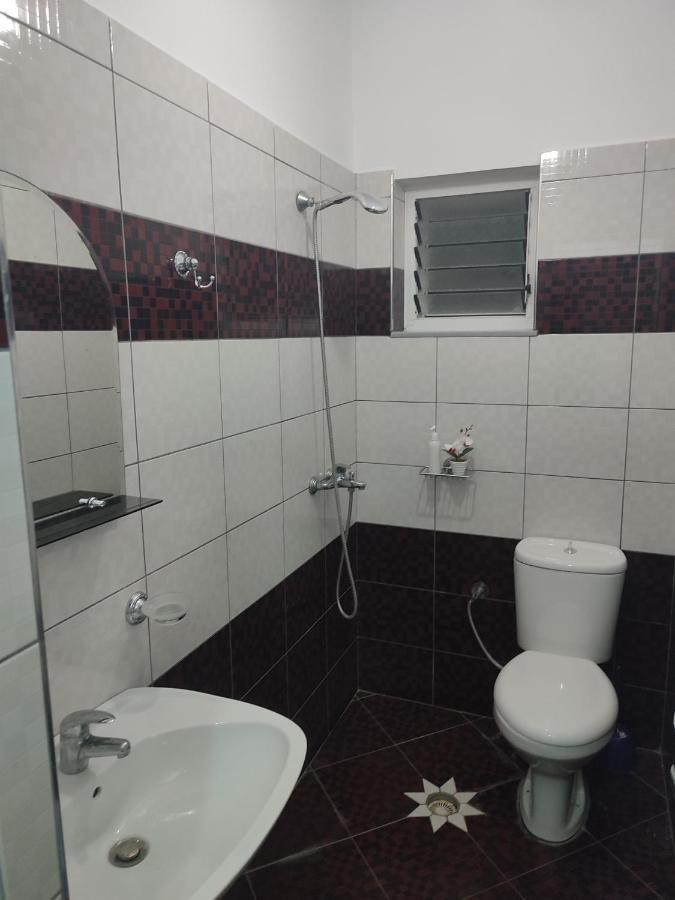 Apartments Sadiku With Sea View Sarande Exterior photo
