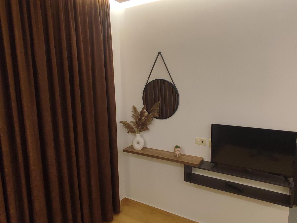 Apartments Sadiku With Sea View Sarande Exterior photo